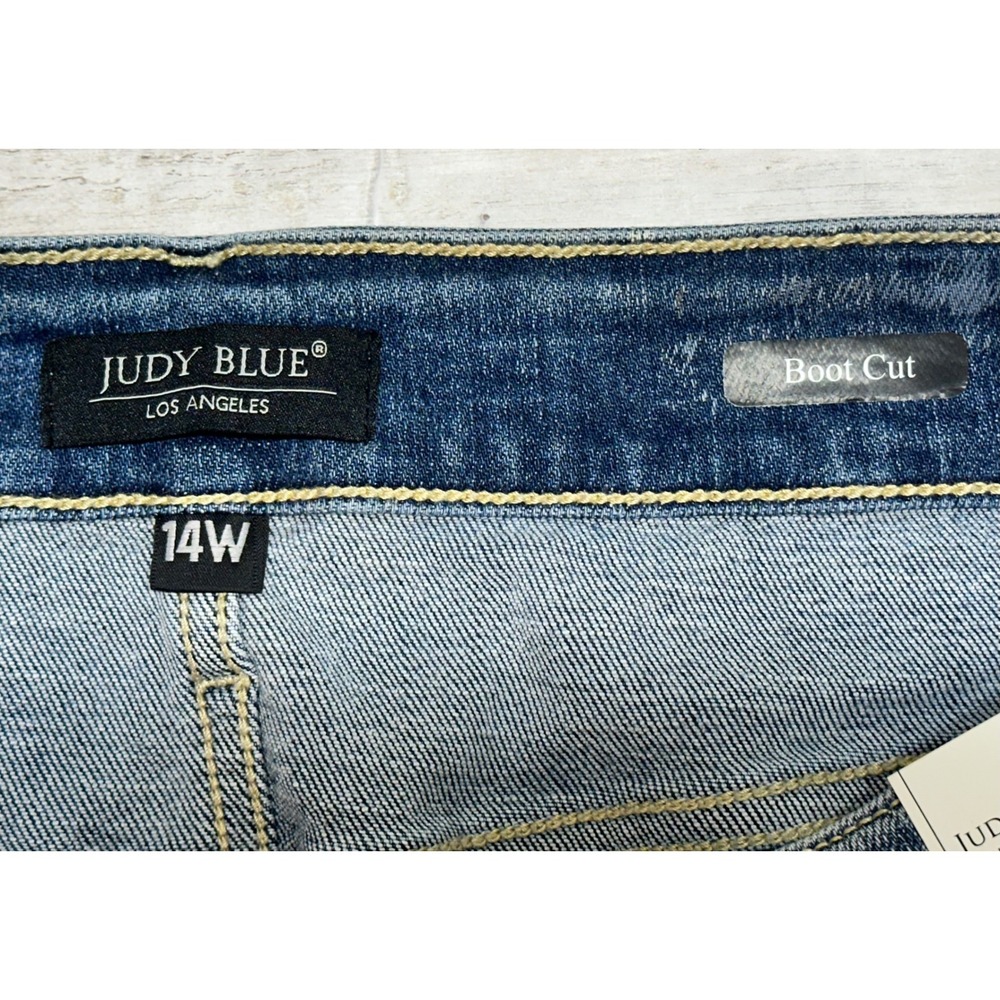 Judy Blue American Honey Mid-Rise stretch bootcutJeans Light Wash  size 14W - Picture 4 of 12